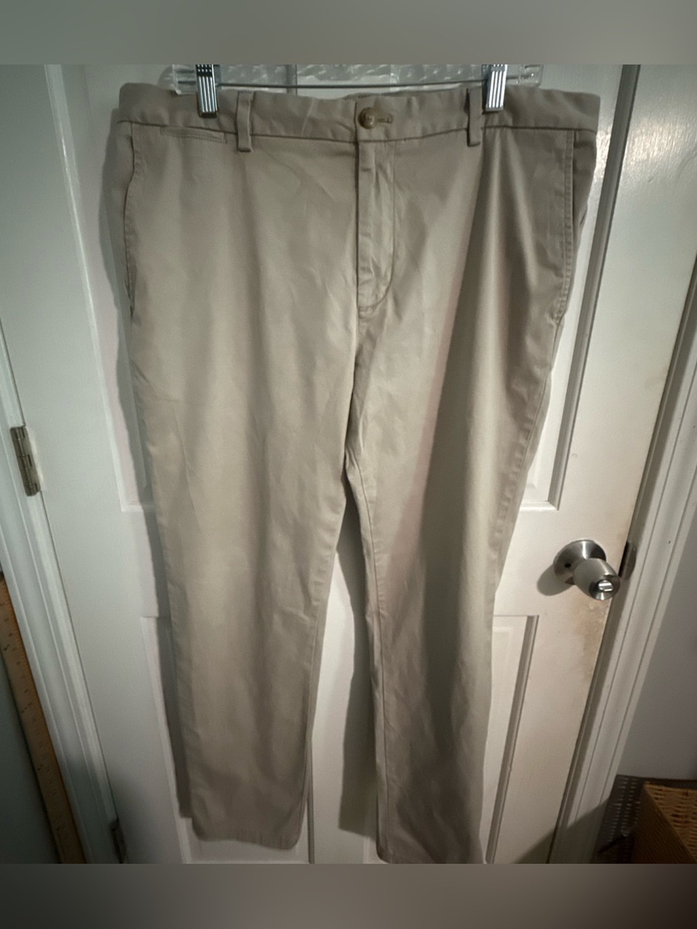 Vineyard vines Men's Classic Khaki Dress Pants